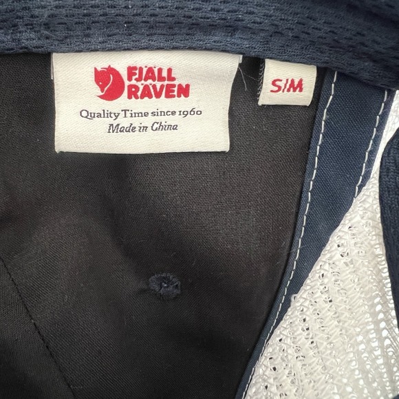 Fjallraven Snapback Hat for Hiking Size S/M Trucker Cap - Picture 4 of 4